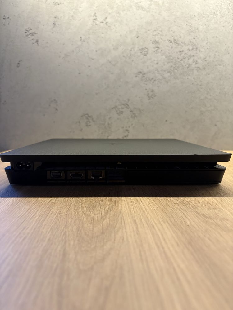 Konsola ps4+dualshock 4 (pad)