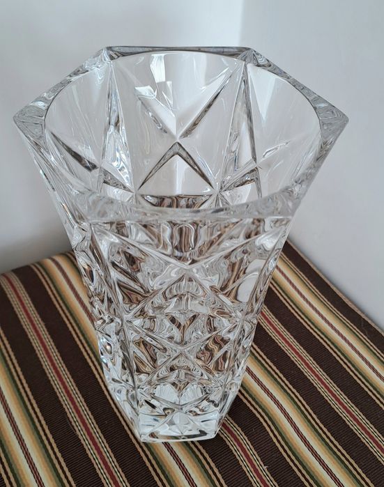 Jarra em vidro lapidado, Nova