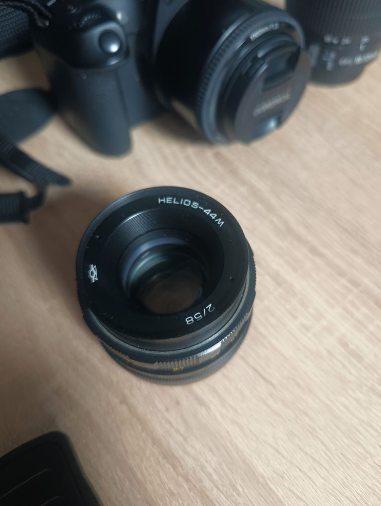 Canon EOS 1300D z dodatkami