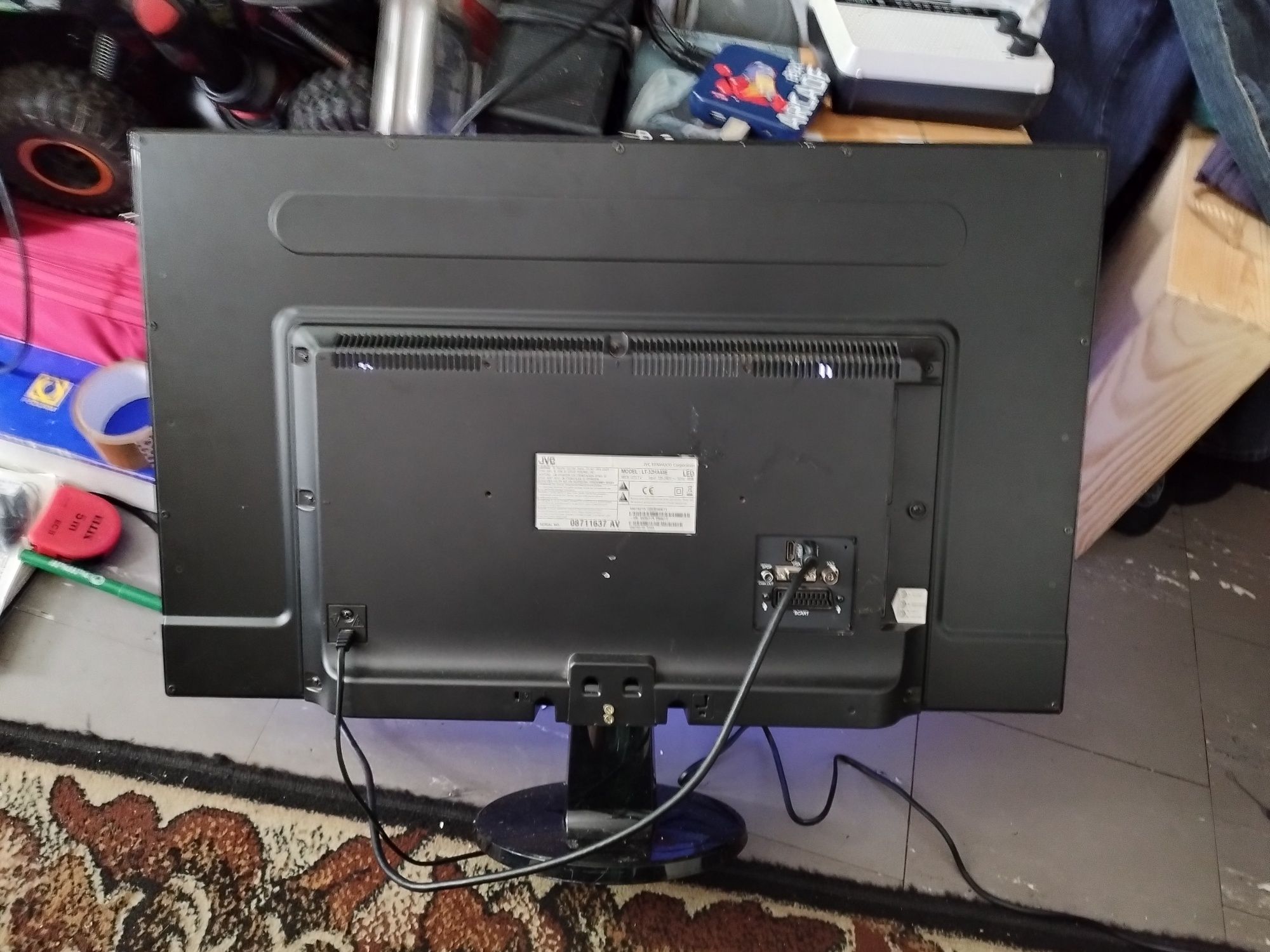 Telewizor JVC 32 z pasami
