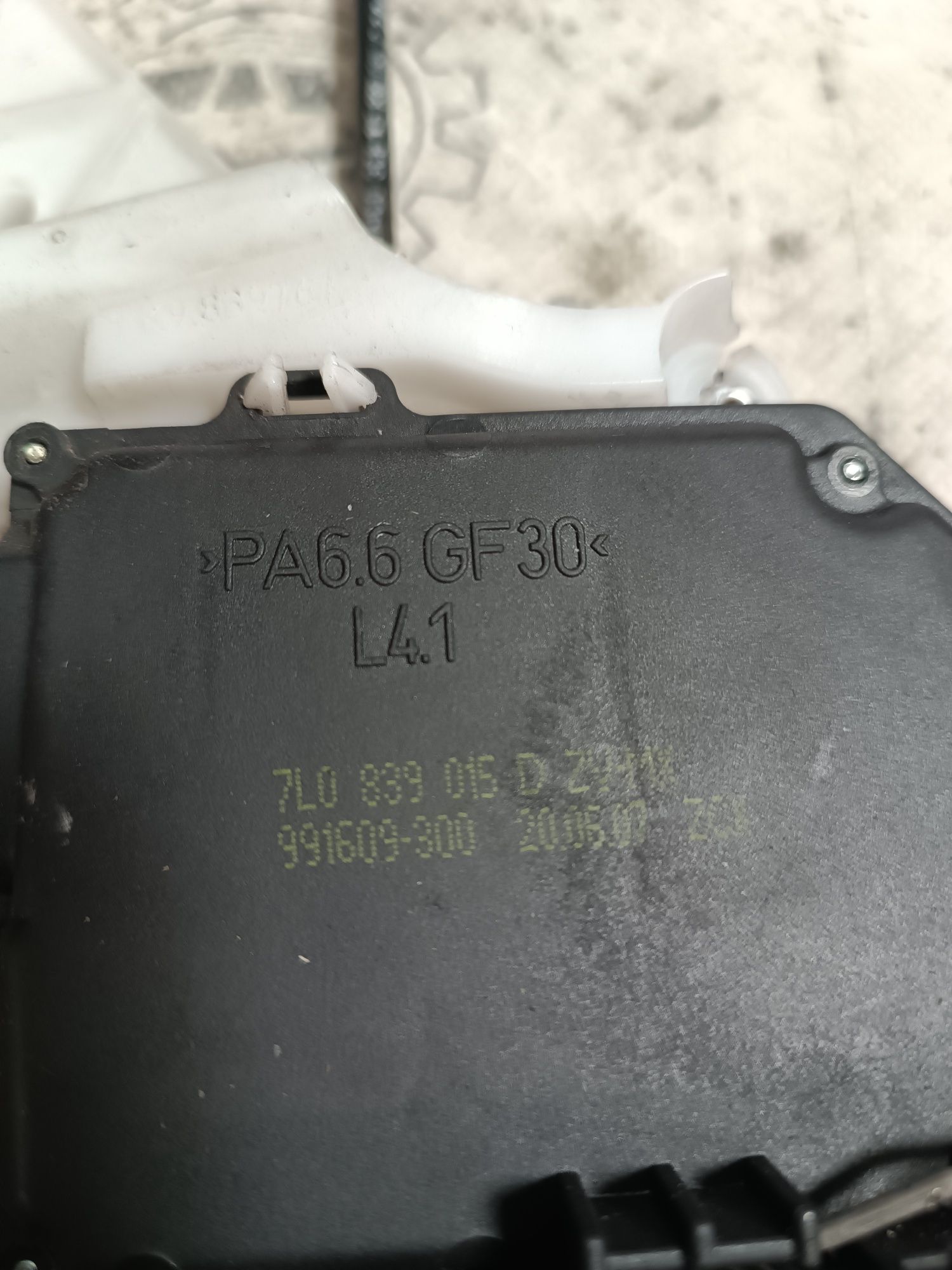 7L0839015D Замок двері задній лівий Skoda Octavia A5 2004-2009 VAG