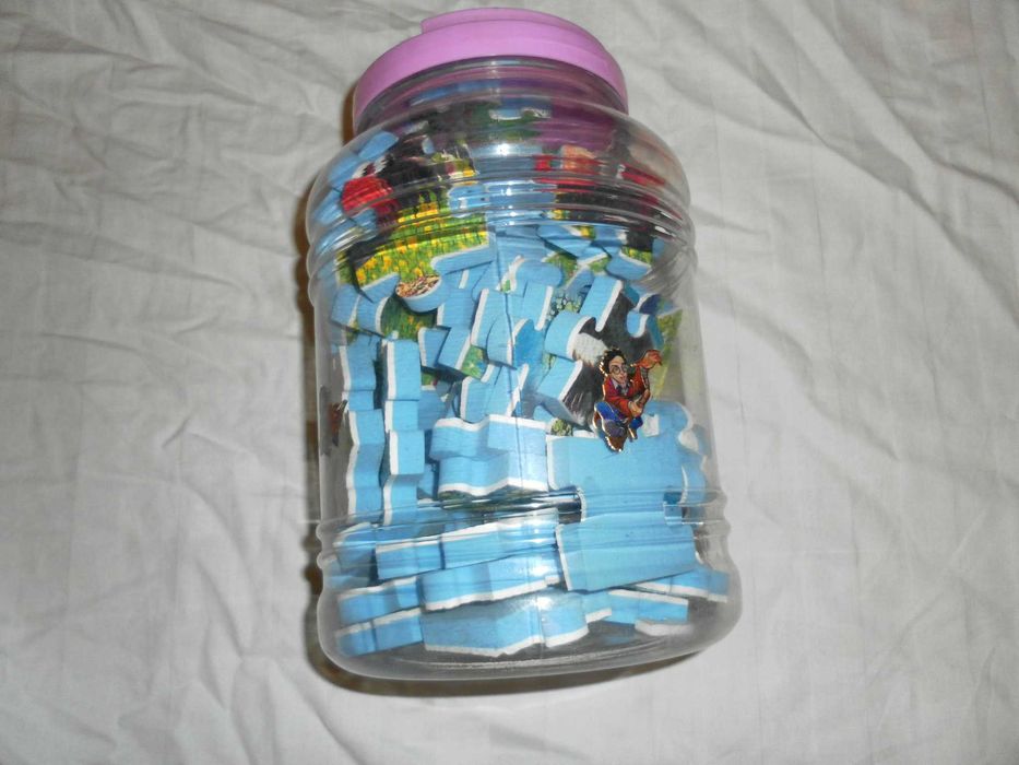 Grube Puzzle z Gąbki w Fajnym Słoju.