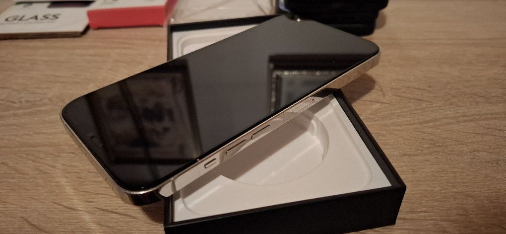 Iphone 12 pro max silver