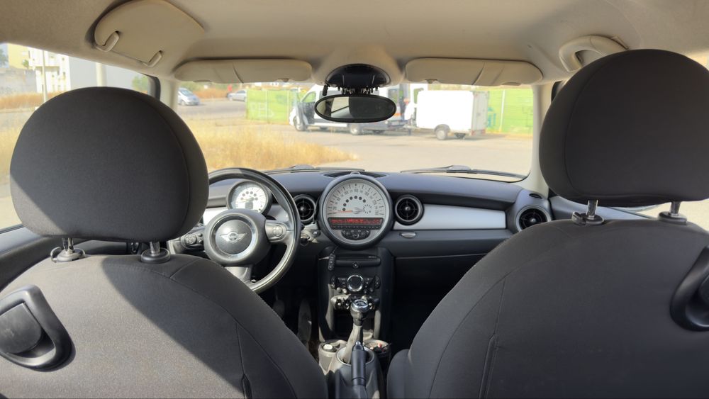 Mini cooper D one de 2010 em bom estado