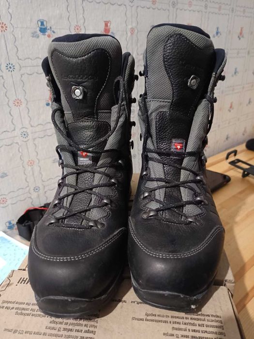 Берци LOWA Yukon Ice II GTX Black 43.5 ЛОВА ОРИГІНАЛ