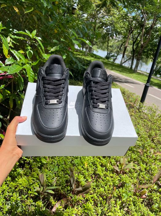 Buty_męskiebieganiaNikeAirForce1BlackModa ROZ.39