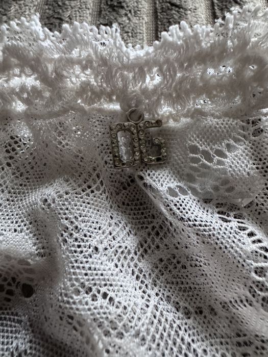 Damskie biale koronkowe majtki stringi Dolce&Gabbana, rozmiar 40 L