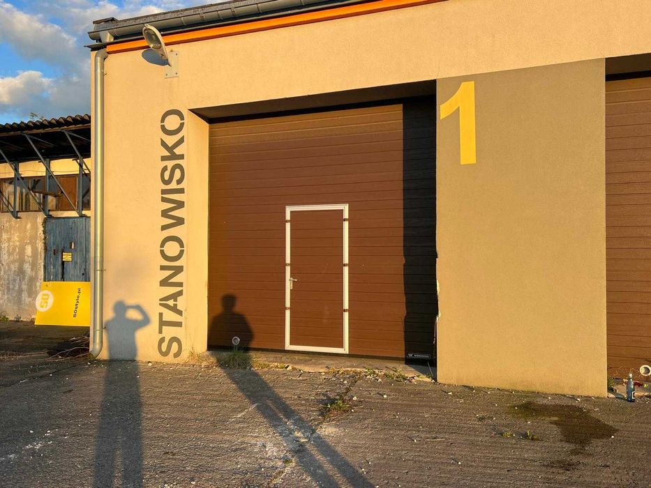 Drzwi garażowe o wymiarach 3m x 3,5m