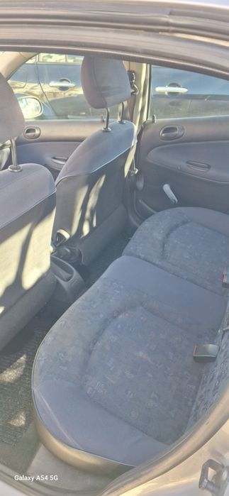 Carro em Bom Estado pronto a andar