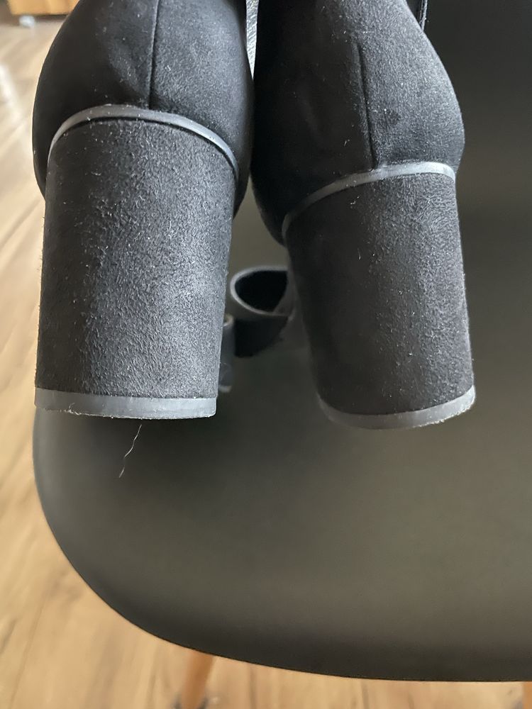 Buty zamszowe rozm 37 GRACELAND