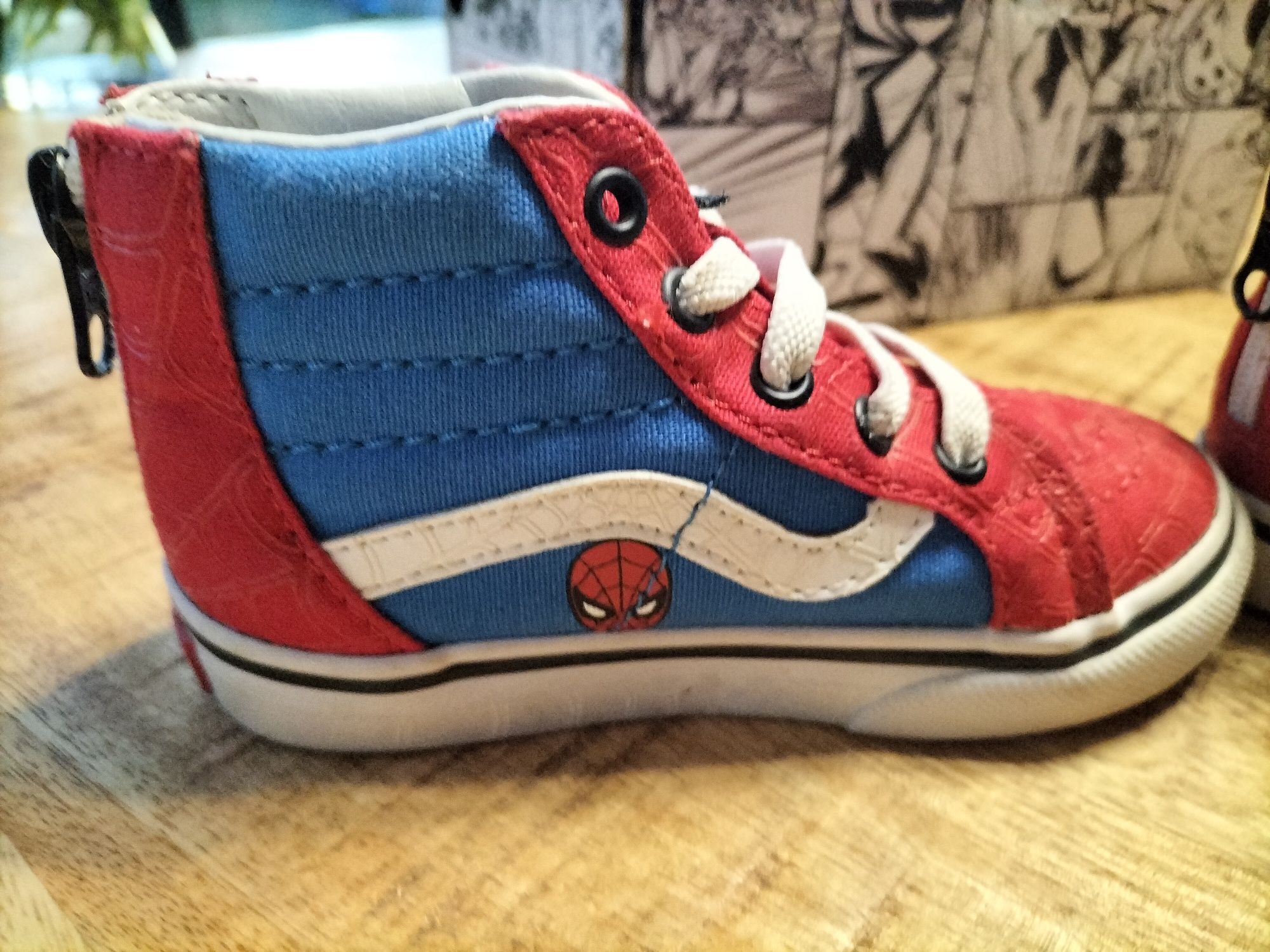 Vans Marvel Spider-Man 23,5 buty chłopięce