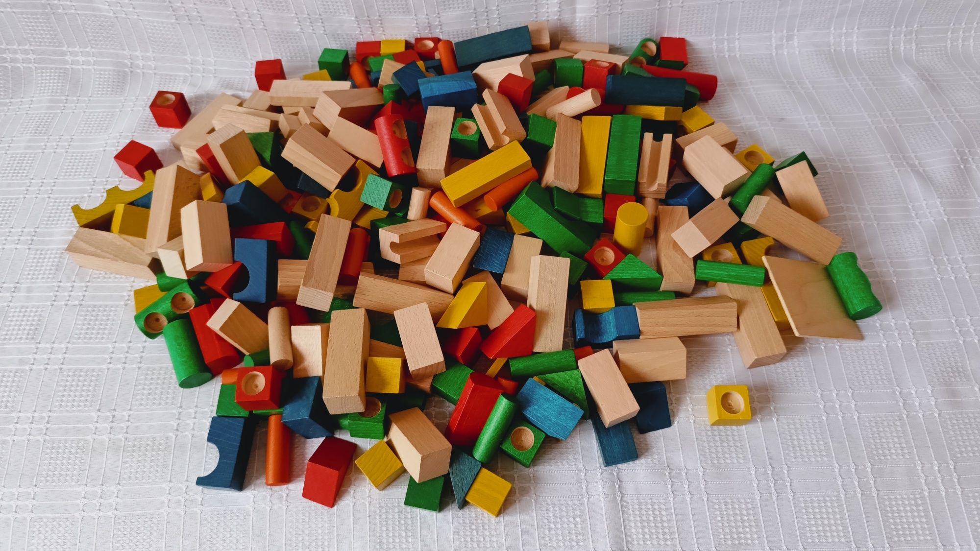 Klocki drewniane DABO, 250 sztuk, wiek 2+
