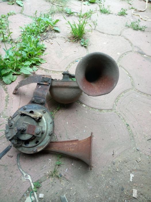 Сигнал ретро автомобіля.