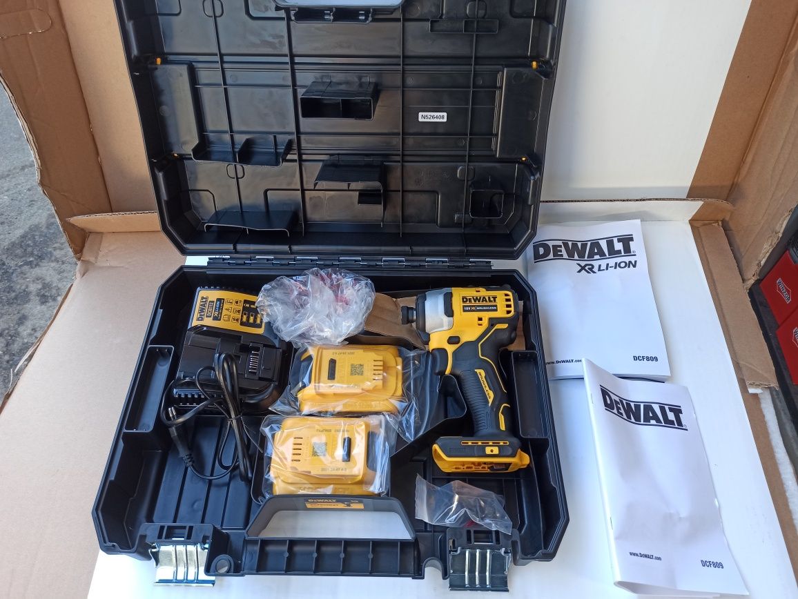 Шуруповерт акумуляторный ударний безщеточный DeWALT DCF809D2T (ДеВольт