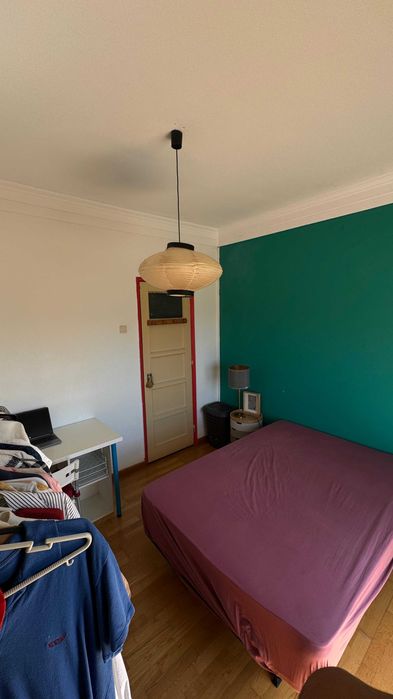 Quarto para alugar Almada com despesas incluídas - 1 caução