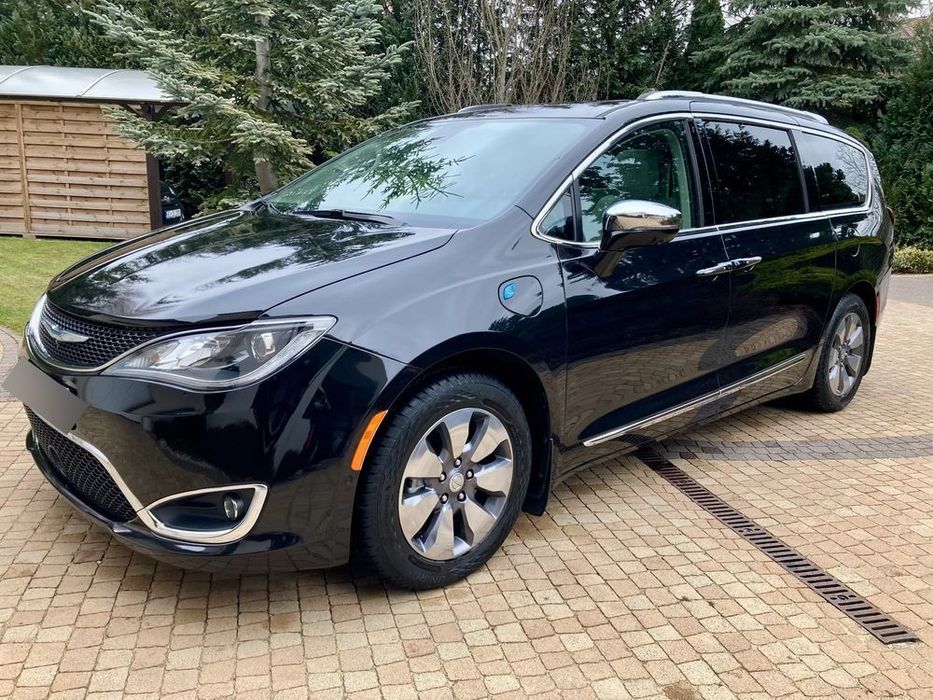 Chrysler Pacifica Hybryda plug-in, FULL OPCJA, jasne wnętrze