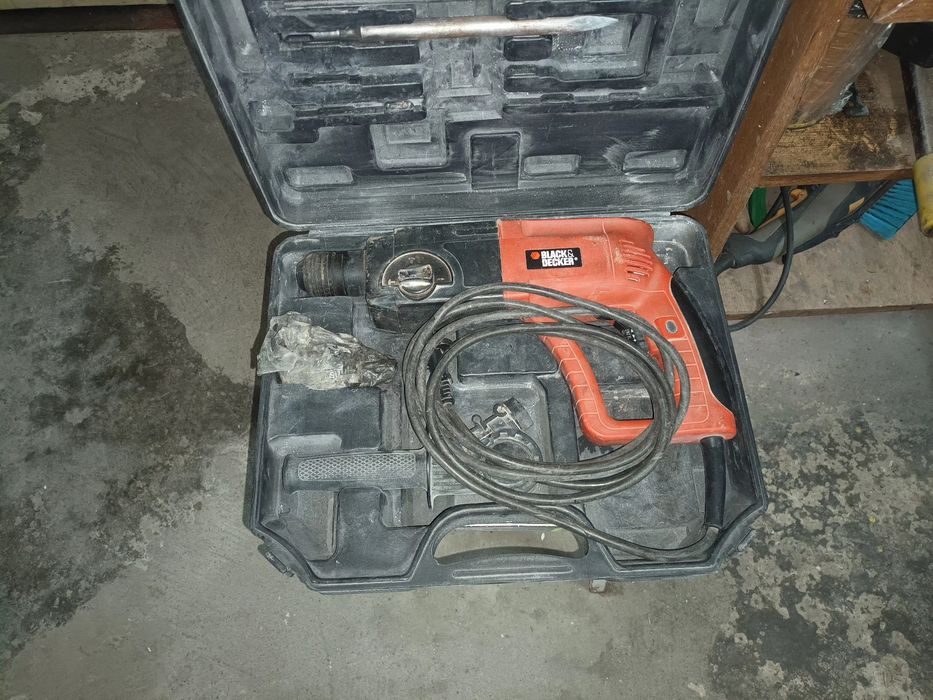 Młotowiertarka Black Decker