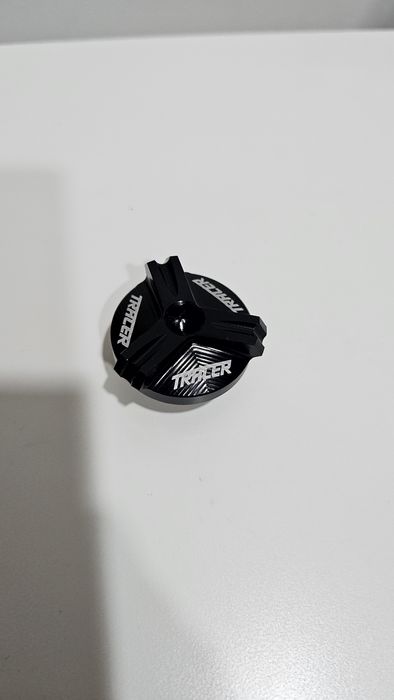 Tampa óleo motor Tracer 7