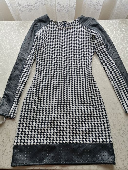 Плаття з шкіряними рукавами 42 розмір