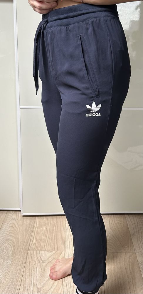 Spodnie dresowe Adidas damskie