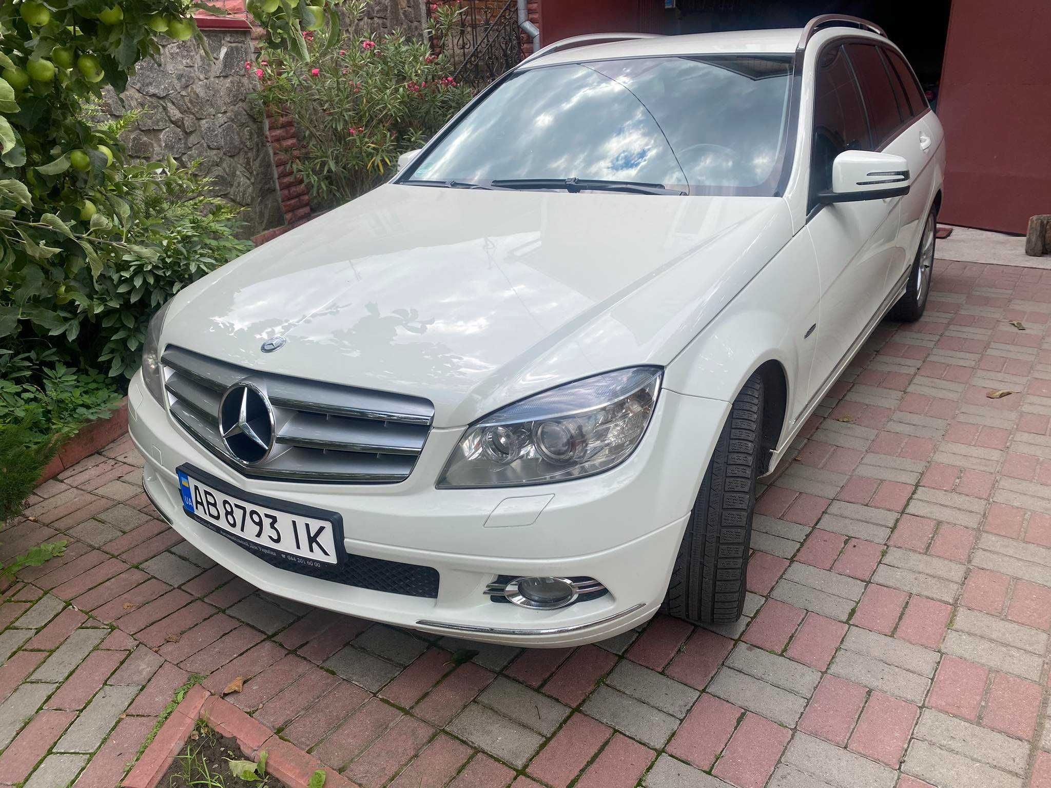 Автомобіль Mercedes-Benz C- Class