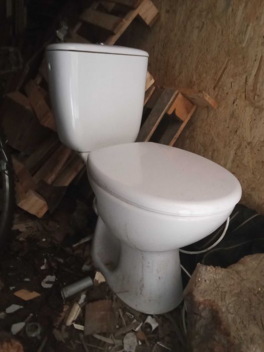Toaleta WC jak nowy mało używany