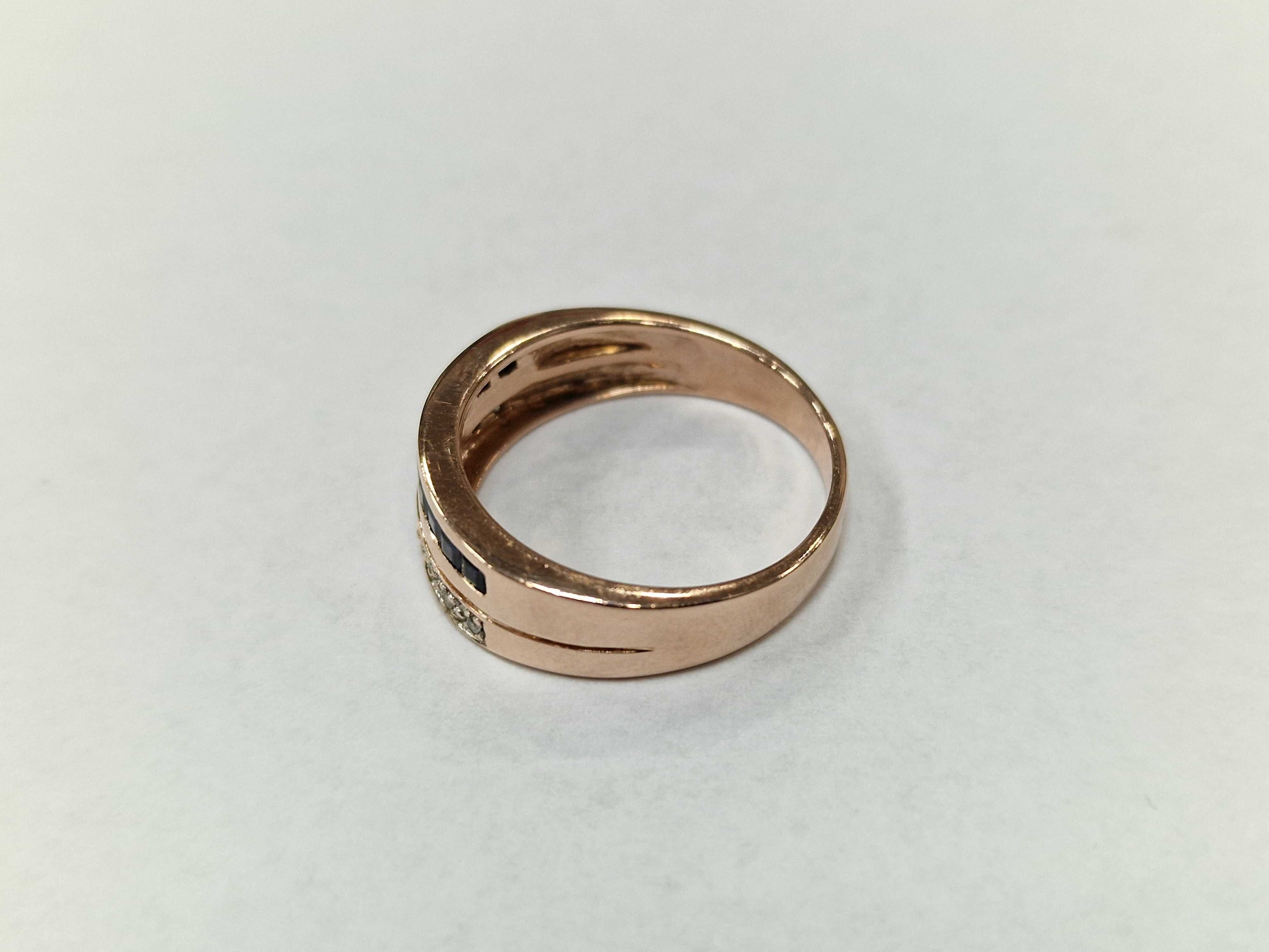 Złoty pierścionek damski/ 585/ 4.84 gram/ R19/ DIA/ Szafiry/ wycena