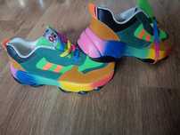 Buty typu adidas.