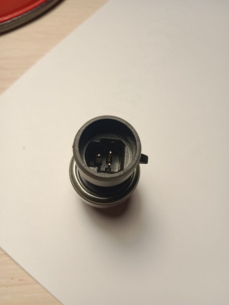 Датчик (клапан) тиску кондиціонера Opel, Chevrolet 13502739, NFR