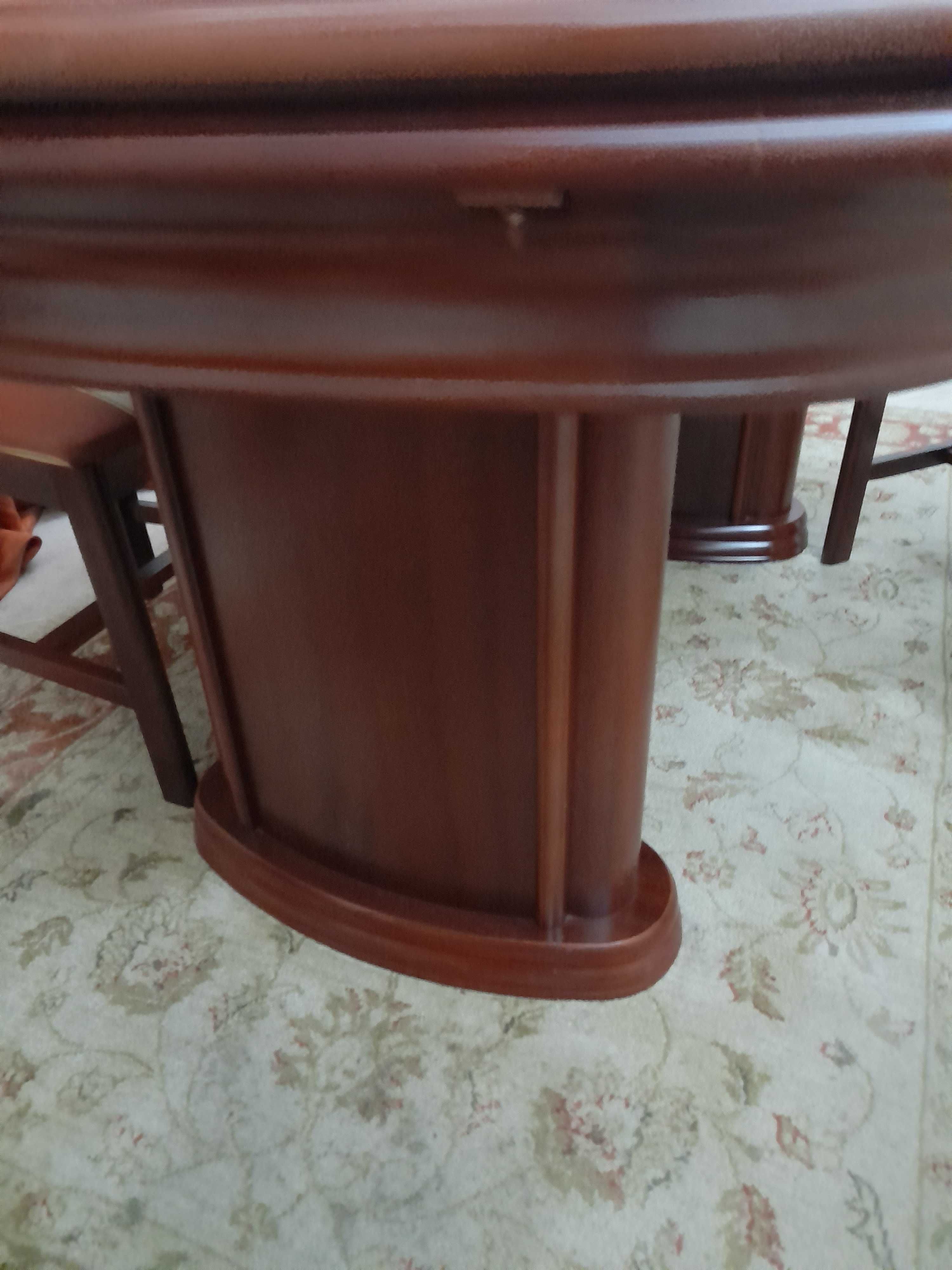 Mesa e  8 Cadeiras de jantar