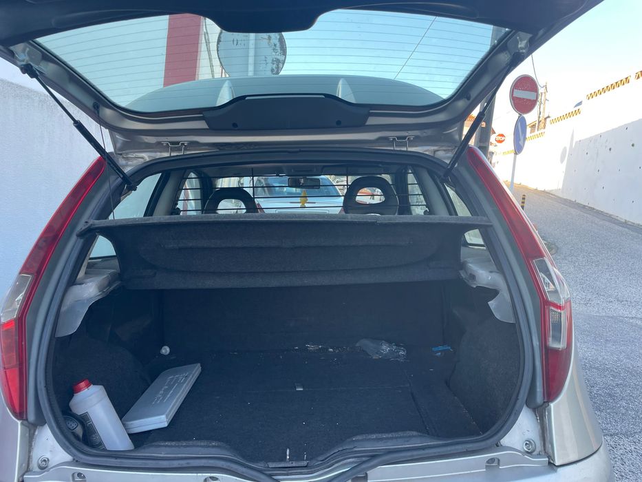 Carro batido , mas andamento