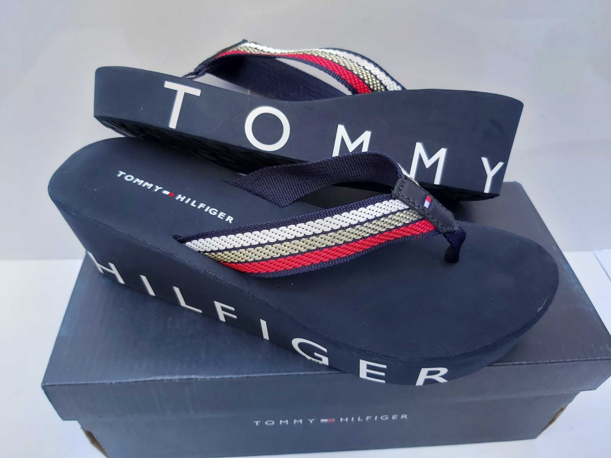 Letnie klapki japonko TOMMY HILFIGER Granat koturna platforma 38