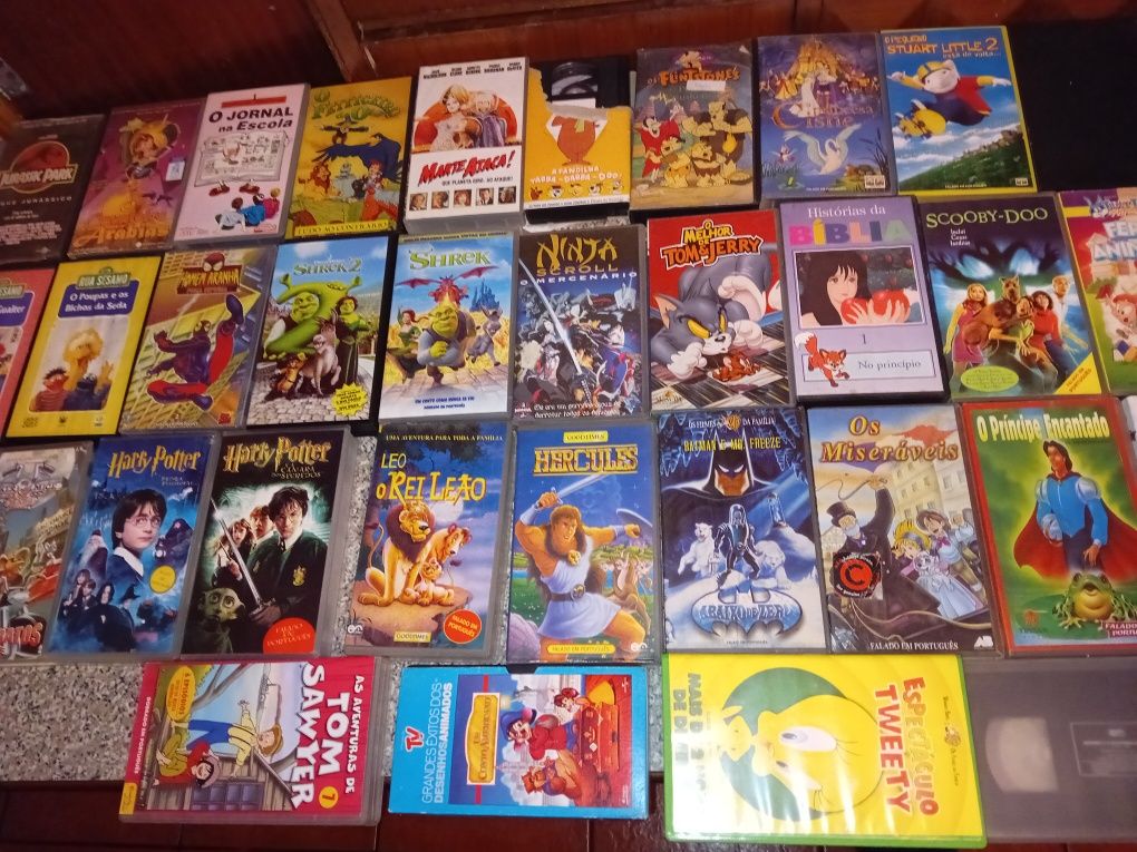 Conjunto de 80 Cassetes Vhs Infantis Diversas