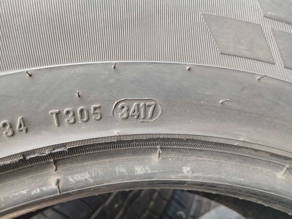 Opona używana 215/70R15C Pirelli Carrier Winter 1szt.