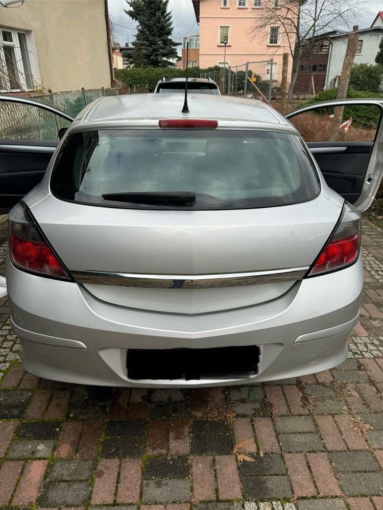 Opel Astra H GTC HAK