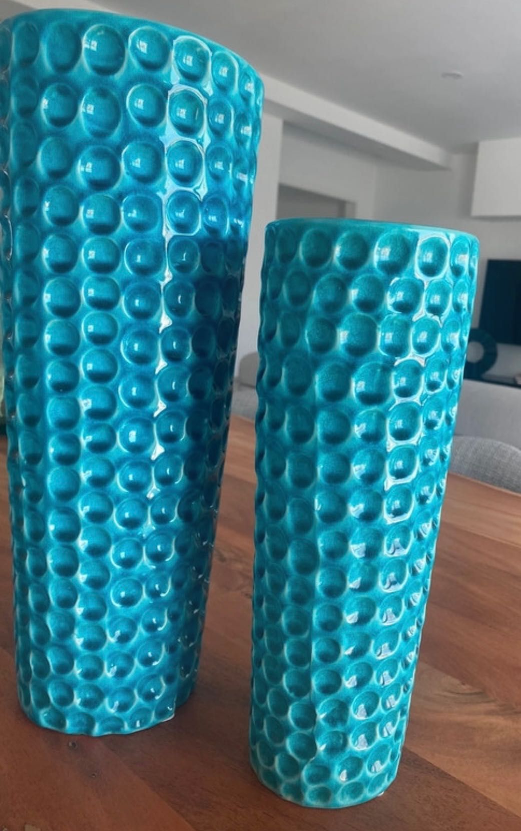 Conjunto de jarras azuis