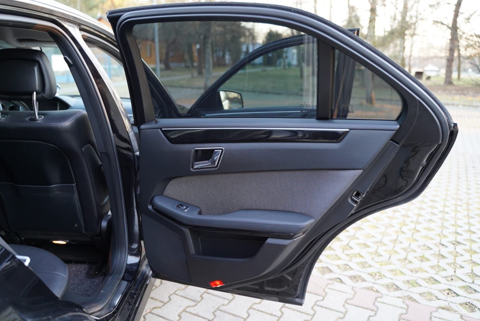 Mercedes-Benz E212 po lifcie – Elegance