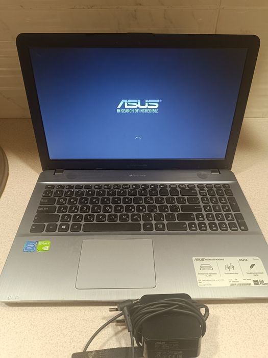 Продам Ноутбук ASUS N541S в отличном состоянии.