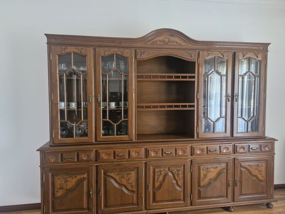 Sala de jantar em bom estado