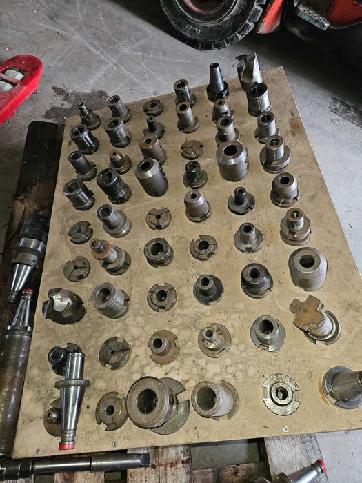 Frezarka narzędziowa Mikron z bogatym osprzętem