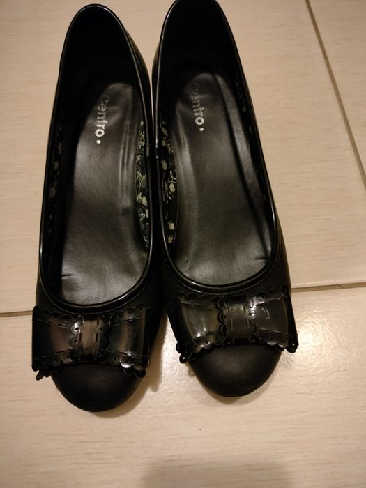 Pantofle czarne 37