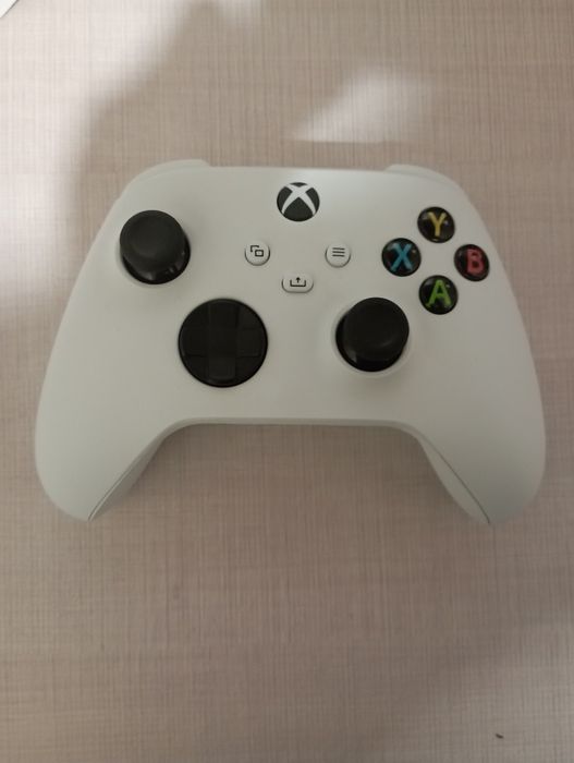 Xbox series s в отличном состоянии+ game pass 4 месяца