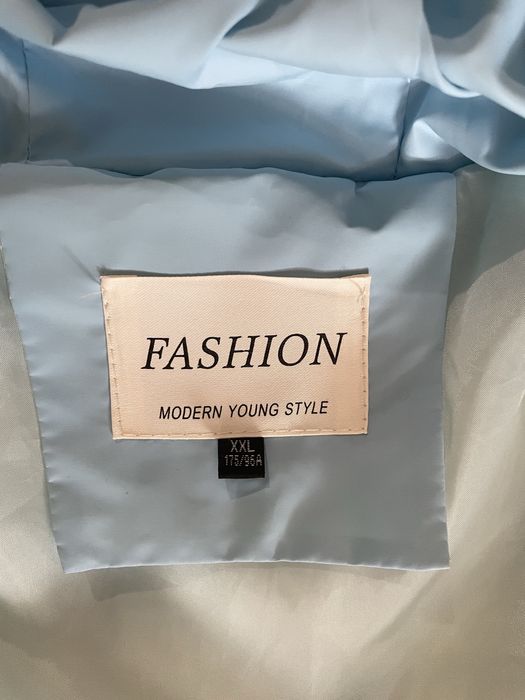 НОВА Жіноча голуба куртка розмір XXL