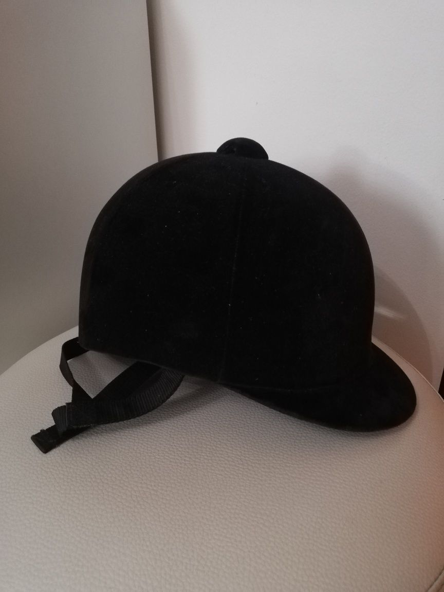 Czapka toczek jeździecki
