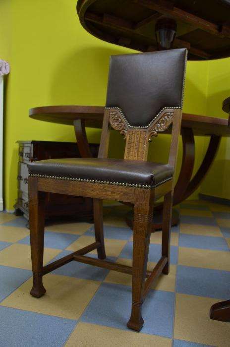 4 x Krzesłą rzeźbione + stolik kawowy Gratis - 40% Drewnostyle