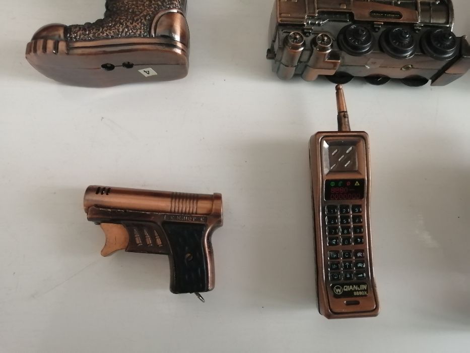 Lote de 7 isqueiros decorativos dos anos 90