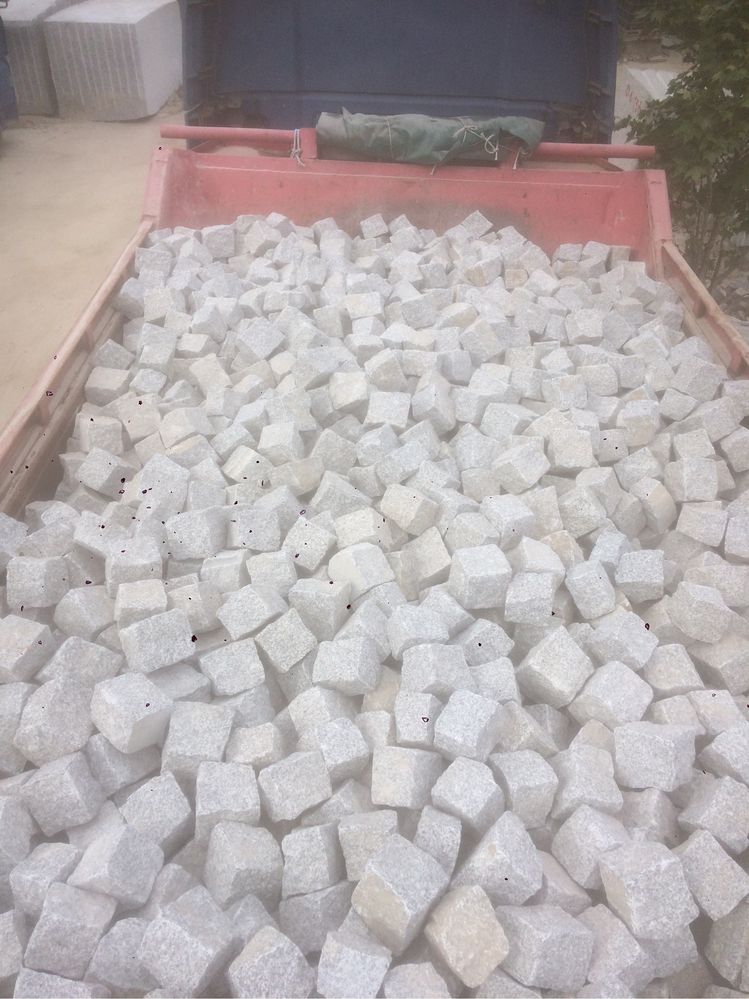 Calçadas ou cubos granito cinza pinhel