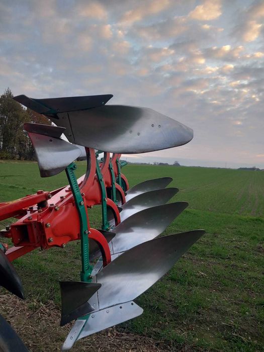 Pług obrotowy 4 skibowy Kverneland 150B