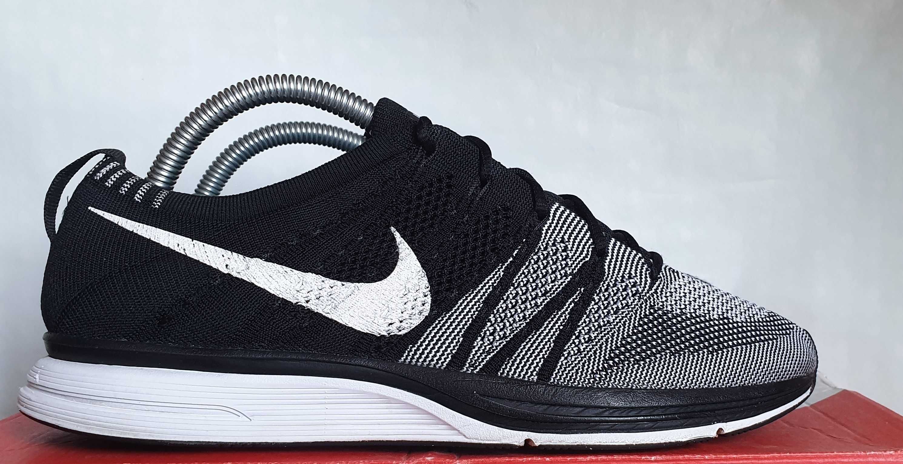 Nike Flyknit Trainer Black White Oreo 2017 9US/42.5EUR