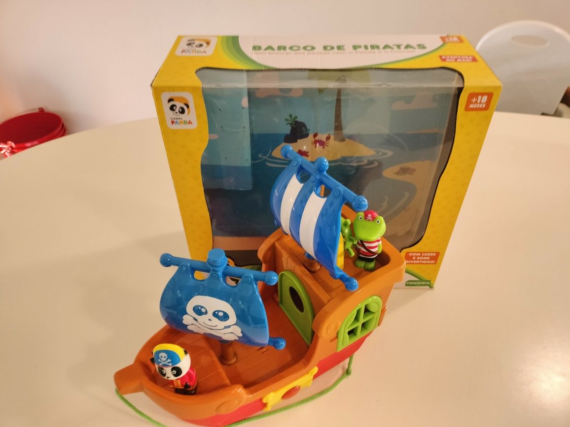 Panda barco pirata